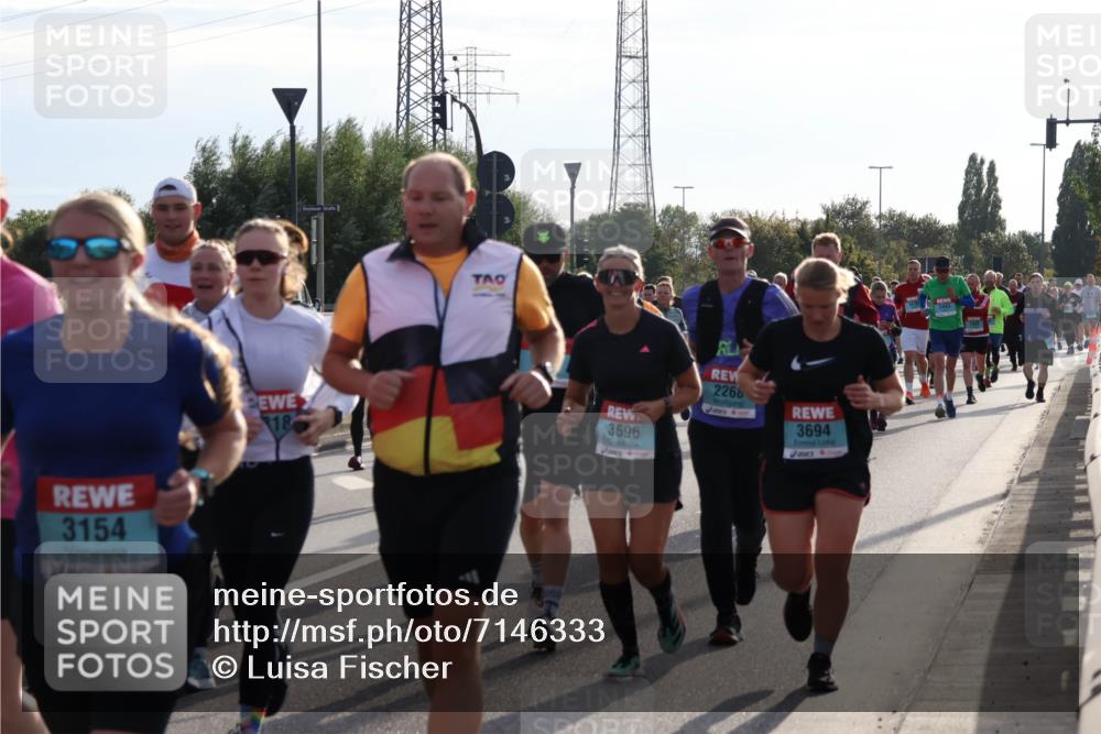 03.10.2024 - Köhlbrandbrückenlauf Luisa Fischer http://msf.ph/oto/7146333 03.10.2024 09:17:37 Position 3 3154, 18, 3696, 2266, 3694 meine-sportfotos.de
