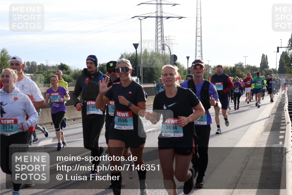 03.10.2024 - Köhlbrandbrückenlauf Luisa Fischer http://msf.ph/oto/7146351 03.10.2024 09:17:39 Position 3 2174, 2318, 2790, 18, 3696, 3694, 2436 meine-sportfotos.de