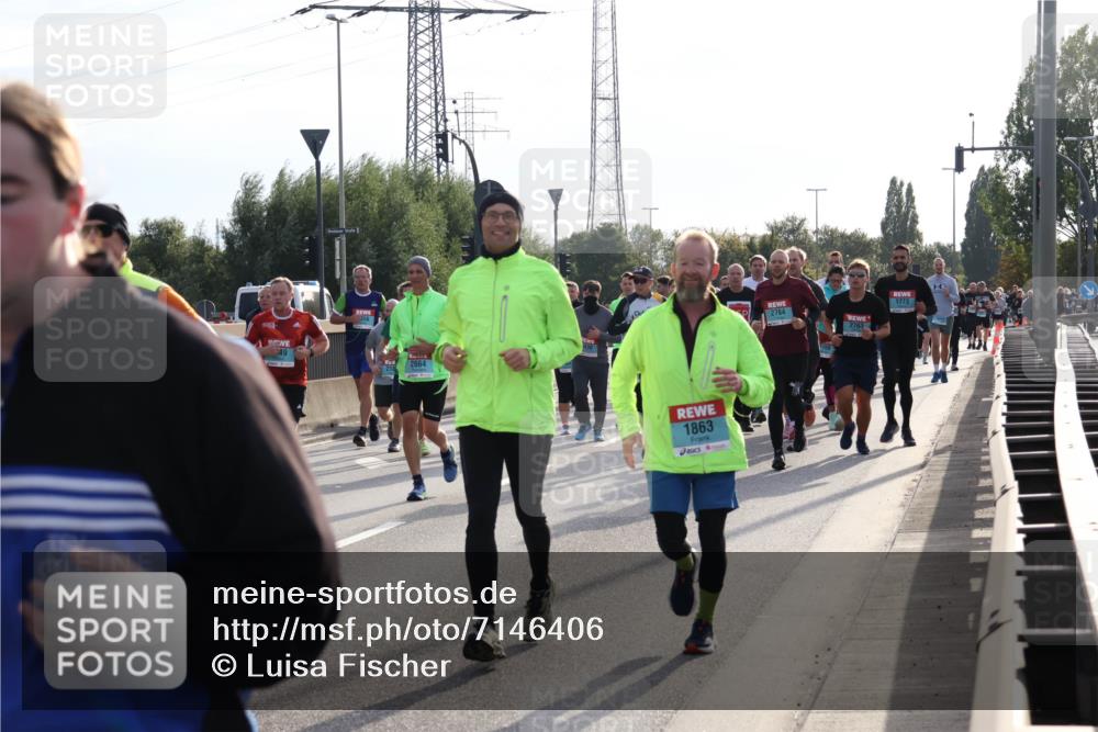03.10.2024 - Köhlbrandbrückenlauf Luisa Fischer http://msf.ph/oto/7146406 03.10.2024 09:17:50 Position 3 2664, 1863, 1773, 2764, 2763 meine-sportfotos.de