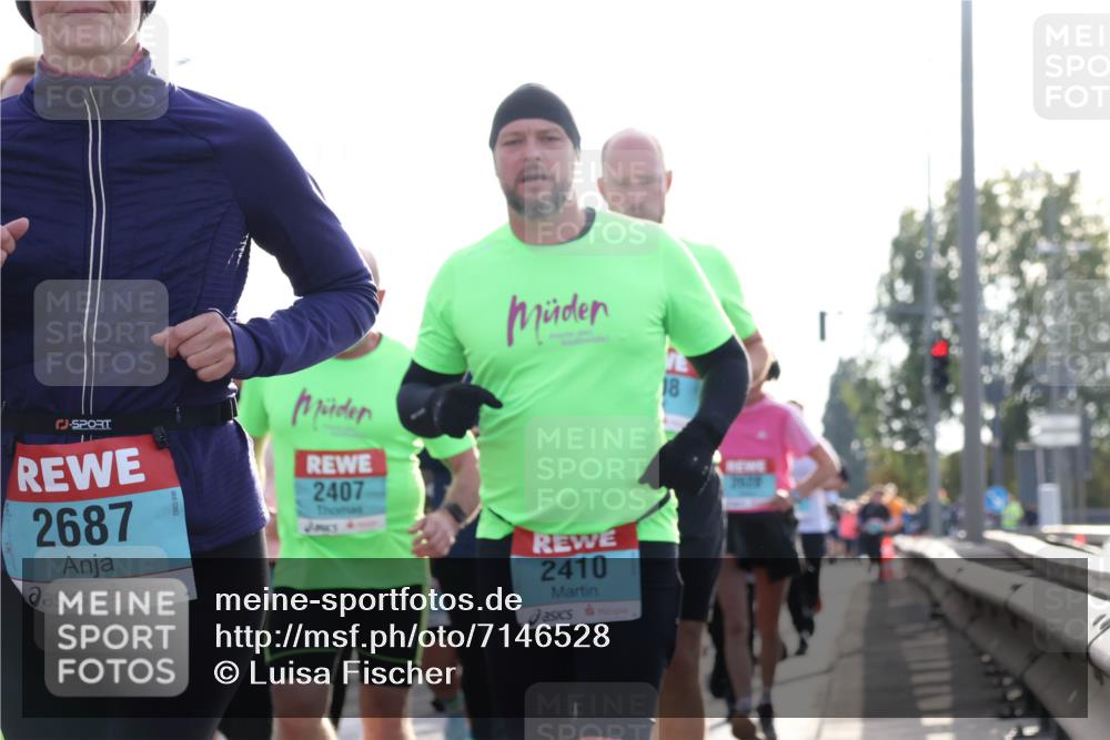 03.10.2024 - Köhlbrandbrückenlauf Luisa Fischer http://msf.ph/oto/7146528 03.10.2024 09:19:18 Position 3 2687, 2407, 2410, 18 meine-sportfotos.de