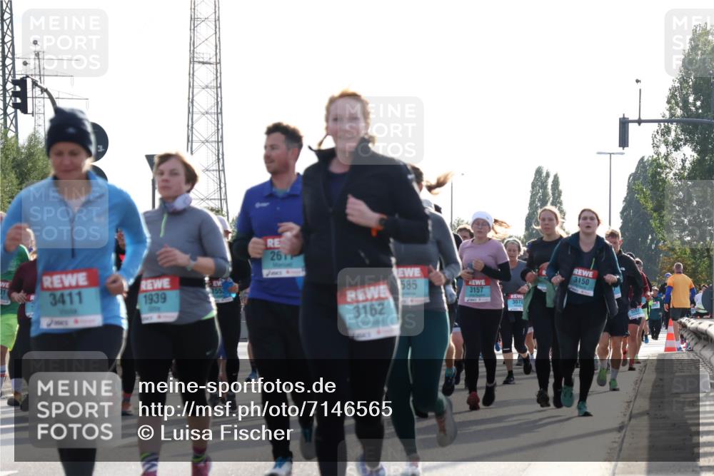 03.10.2024 - Köhlbrandbrückenlauf Luisa Fischer http://msf.ph/oto/7146565 03.10.2024 09:21:13 Position 3 3411, 1939, 1553, 261, 3162, 585, 3157, 3070, 3150 meine-sportfotos.de