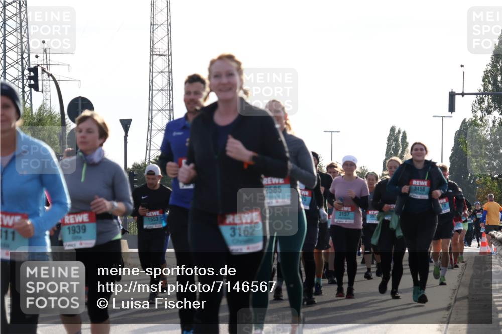 03.10.2024 - Köhlbrandbrückenlauf Luisa Fischer http://msf.ph/oto/7146567 03.10.2024 09:21:14 Position 3 11, 1553, 1939, 3162, 2585, 3157, 307, 3150, 70 meine-sportfotos.de