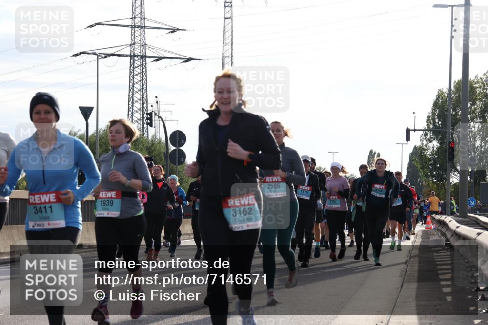 03.10.2024 - Köhlbrandbrückenlauf Luisa Fischer http://msf.ph/oto/7146571 03.10.2024 09:21:14 Position 3 3411, 1939, 3162, 2585, 1175, 3157, 3150 meine-sportfotos.de