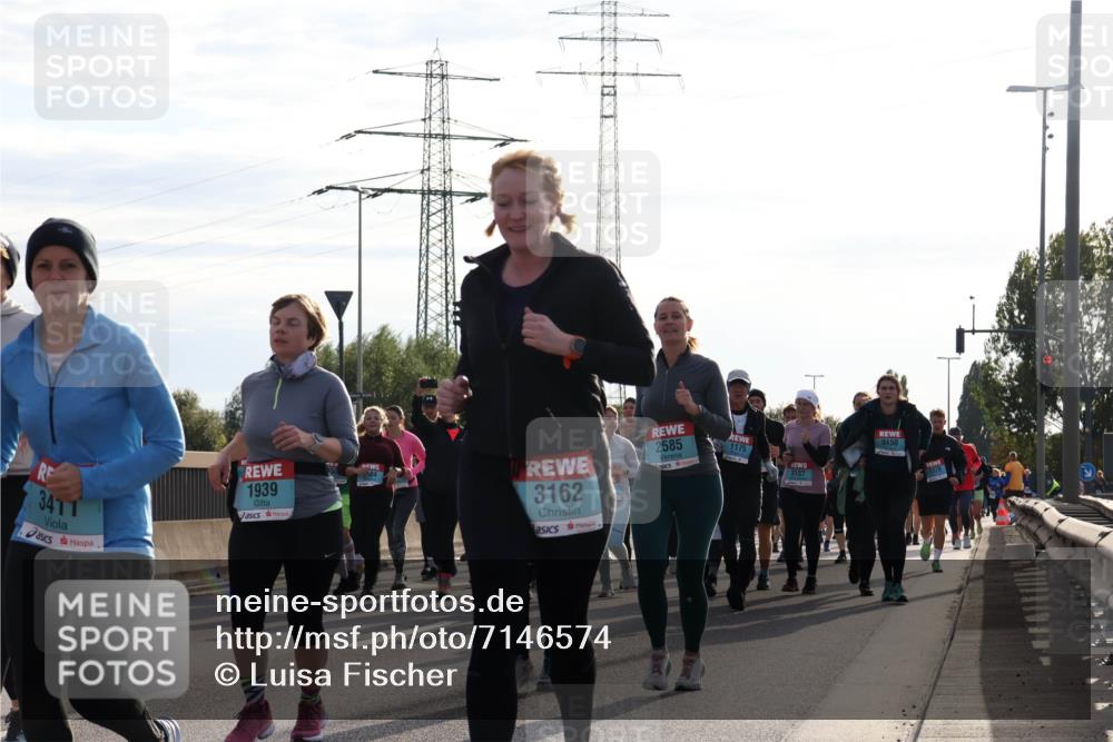 03.10.2024 - Köhlbrandbrückenlauf Luisa Fischer http://msf.ph/oto/7146574 03.10.2024 09:21:15 Position 3 3411, 1939, 3162, 2585, 1175, 3157, 3150 meine-sportfotos.de