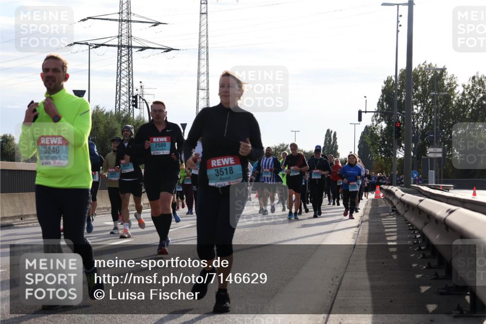 03.10.2024 - Köhlbrandbrückenlauf Luisa Fischer http://msf.ph/oto/7146629 03.10.2024 09:21:36 Position 3 3246, 3034, 2589, 3518 meine-sportfotos.de