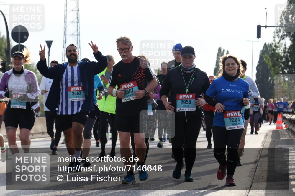 03.10.2024 - Köhlbrandbrückenlauf Luisa Fischer http://msf.ph/oto/7146648 03.10.2024 09:21:41 Position 3 3682, 3683, 3667, 2958, 2204 meine-sportfotos.de