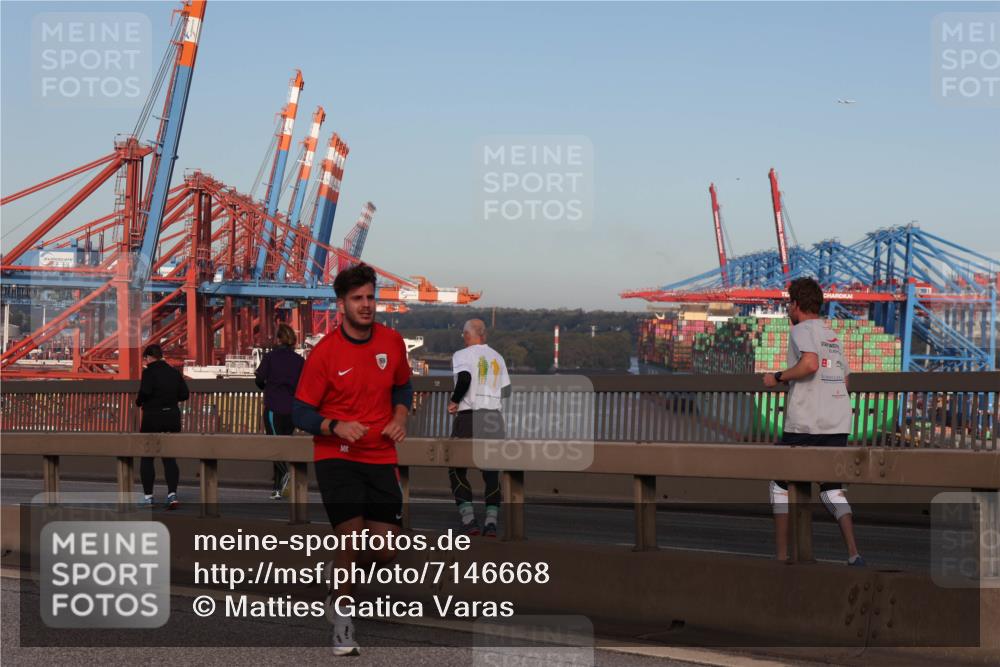 03.10.2024 - Köhlbrandbrückenlauf Matties Gatica Varas http://msf.ph/oto/7146668 03.10.2024 09:42:21 Position 2 2 meine-sportfotos.de