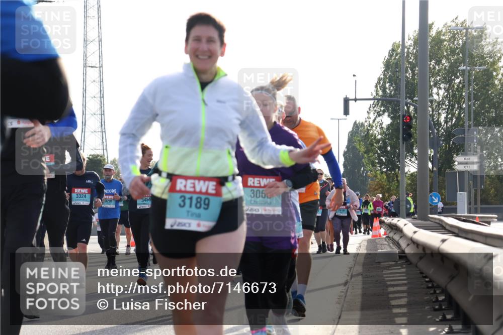 03.10.2024 - Köhlbrandbrückenlauf Luisa Fischer http://msf.ph/oto/7146673 03.10.2024 09:21:46 Position 3 3324, 3456, 3291, 3189, 306, 2419 meine-sportfotos.de