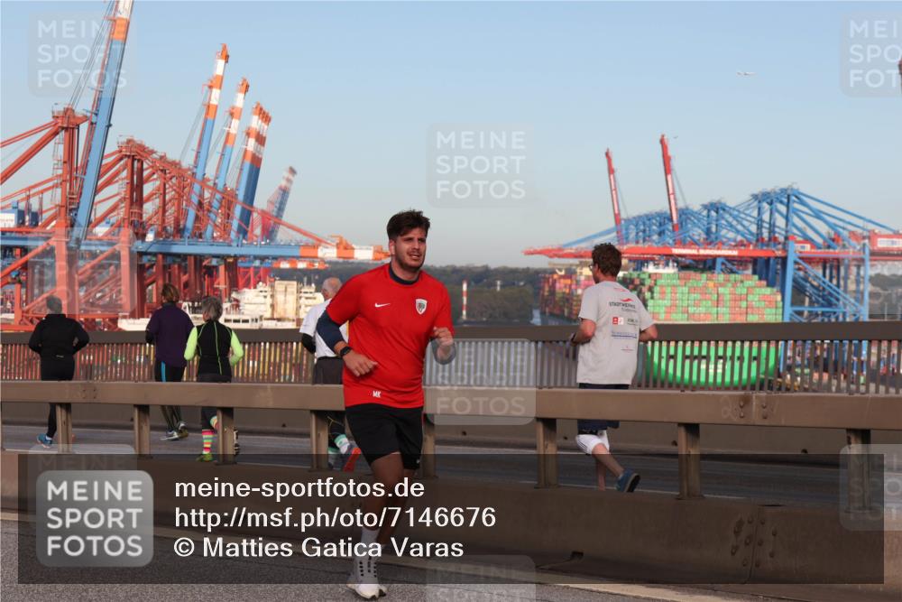 03.10.2024 - Köhlbrandbrückenlauf Matties Gatica Varas http://msf.ph/oto/7146676 03.10.2024 09:42:21 Position 2  meine-sportfotos.de