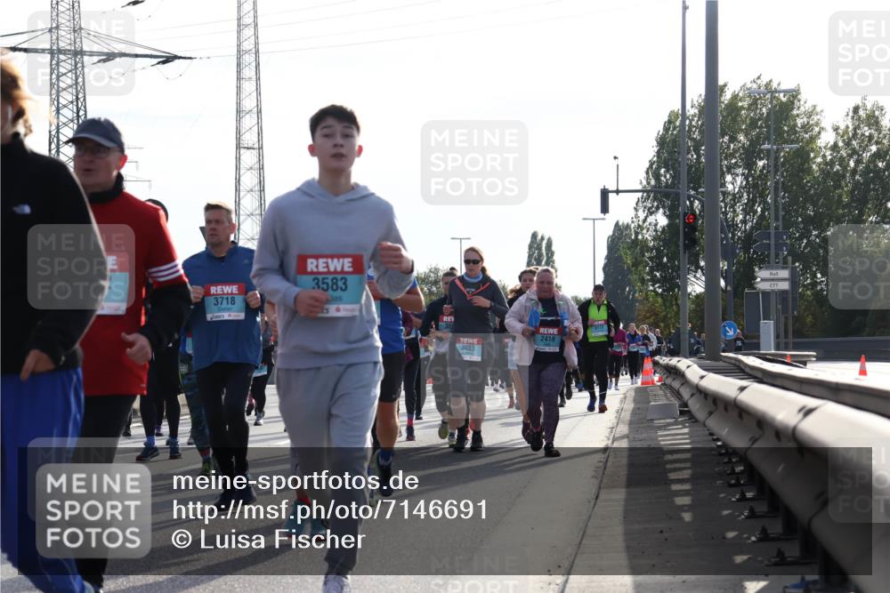 03.10.2024 - Köhlbrandbrückenlauf Luisa Fischer http://msf.ph/oto/7146691 03.10.2024 09:21:53 Position 3 3718, 3583, 30, 3172, 2419, 3083 meine-sportfotos.de