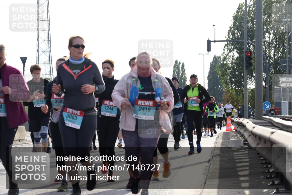 03.10.2024 - Köhlbrandbrückenlauf Luisa Fischer http://msf.ph/oto/7146727 03.10.2024 09:21:57 Position 3 4, 3669, 300, 3083, 1244, 2419, 317, 06 meine-sportfotos.de