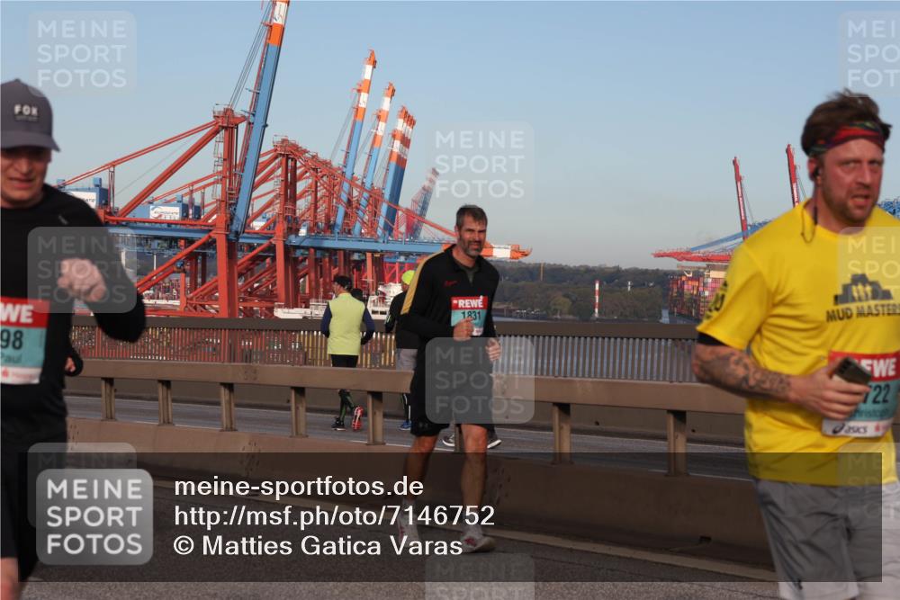 03.10.2024 - Köhlbrandbrückenlauf Matties Gatica Varas http://msf.ph/oto/7146752 03.10.2024 09:42:28 Position 2 98, 1831, 722 meine-sportfotos.de