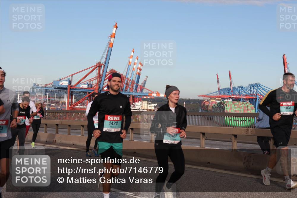 03.10.2024 - Köhlbrandbrückenlauf Matties Gatica Varas http://msf.ph/oto/7146779 03.10.2024 09:42:30 Position 2 225, 49, 151, 1422, 1421, 1831 meine-sportfotos.de