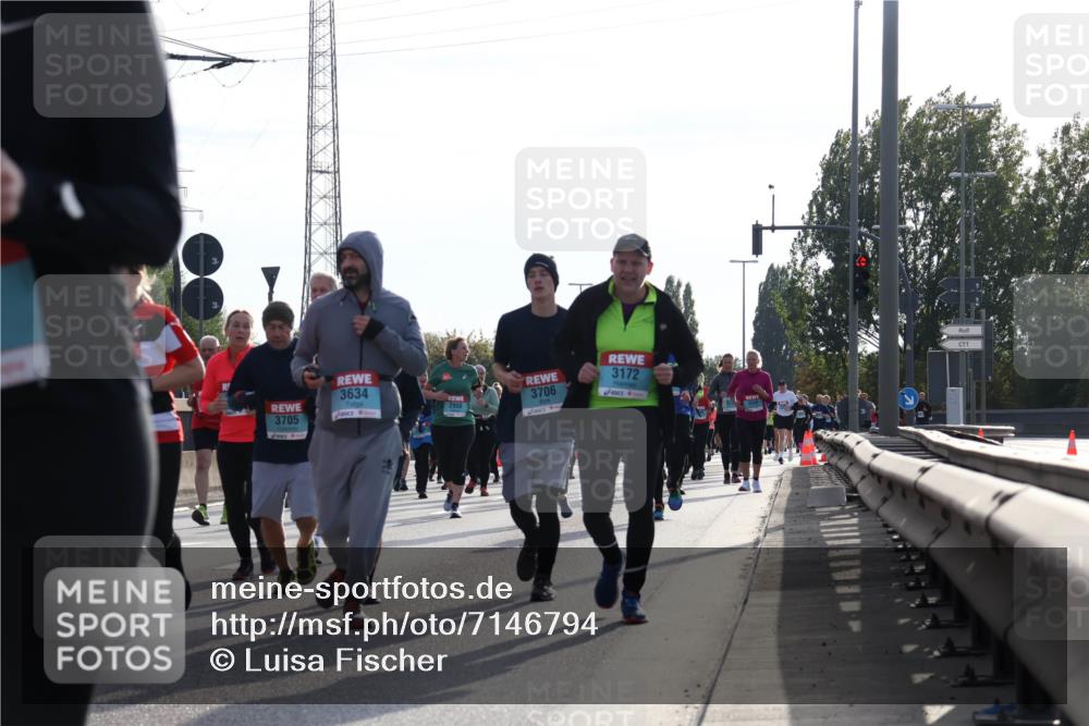03.10.2024 - Köhlbrandbrückenlauf Luisa Fischer http://msf.ph/oto/7146794 03.10.2024 09:22:03 Position 3 3705, 3634, 3706, 3172, 1 meine-sportfotos.de