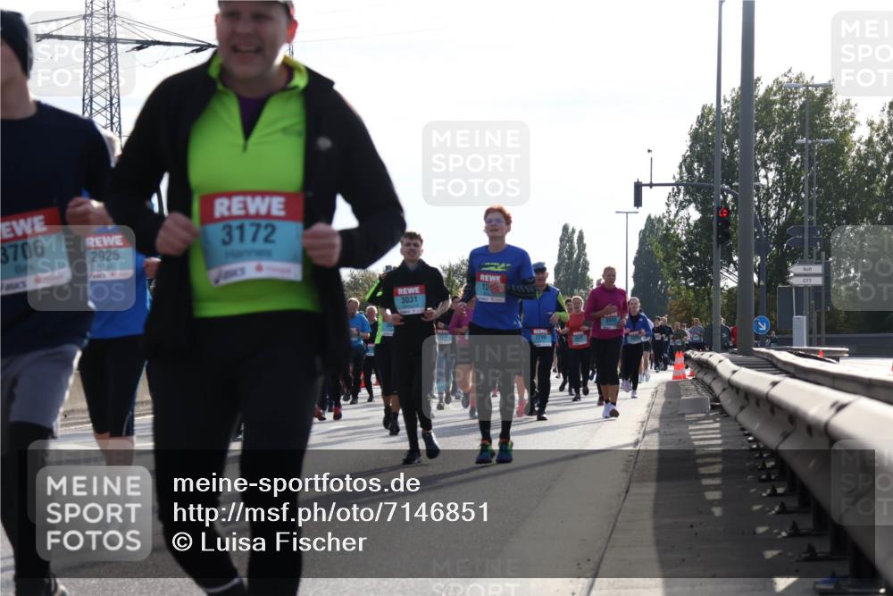 03.10.2024 - Köhlbrandbrückenlauf Luisa Fischer http://msf.ph/oto/7146851 03.10.2024 09:22:06 Position 3 3706, 2925, 3172, 3031, 12, 2296 meine-sportfotos.de