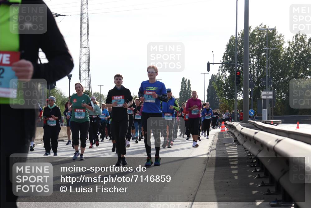 03.10.2024 - Köhlbrandbrückenlauf Luisa Fischer http://msf.ph/oto/7146859 03.10.2024 09:22:07 Position 3 2, 2994, 2950, 2877, 1275, 2031, 2296 meine-sportfotos.de