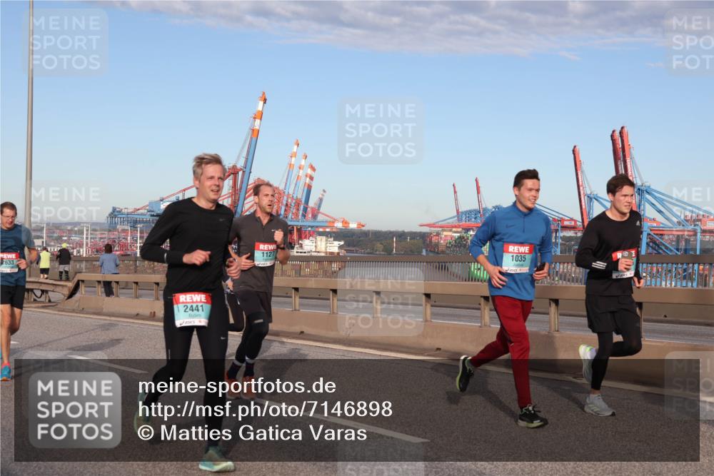 03.10.2024 - Köhlbrandbrückenlauf Matties Gatica Varas http://msf.ph/oto/7146898 03.10.2024 09:42:39 Position 2 2633, 2441, 1127, 1035 meine-sportfotos.de