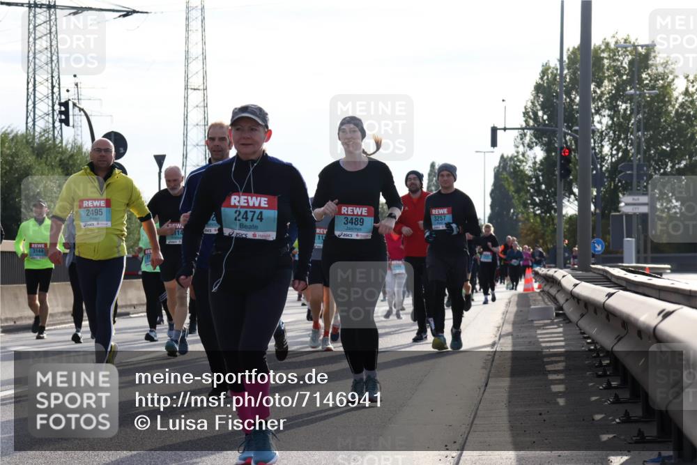 03.10.2024 - Köhlbrandbrückenlauf Luisa Fischer http://msf.ph/oto/7146941 03.10.2024 09:22:36 Position 3 3144, 2495, 2474, 3257, 3489, 114, 11 meine-sportfotos.de