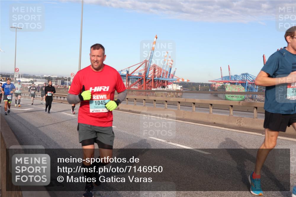 03.10.2024 - Köhlbrandbrückenlauf Matties Gatica Varas http://msf.ph/oto/7146950 03.10.2024 09:42:42 Position 2 1045, 22, 26 meine-sportfotos.de