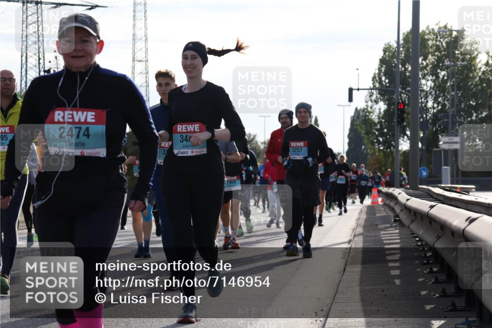 03.10.2024 - Köhlbrandbrückenlauf Luisa Fischer http://msf.ph/oto/7146954 03.10.2024 09:22:38 Position 3 95, 2474, 34, 3, 2954, 3257 meine-sportfotos.de