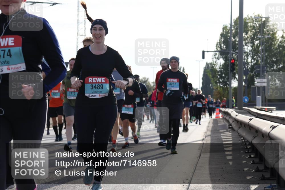 03.10.2024 - Köhlbrandbrückenlauf Luisa Fischer http://msf.ph/oto/7146958 03.10.2024 09:22:38 Position 3 74, 3489, 3207, 3115, 2954, 3257 meine-sportfotos.de