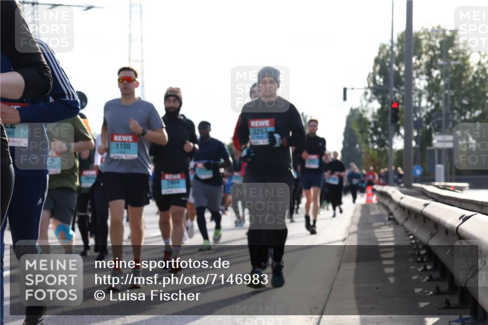 03.10.2024 - Köhlbrandbrückenlauf Luisa Fischer http://msf.ph/oto/7146983 03.10.2024 09:22:40 Position 3 1100, 3257 meine-sportfotos.de