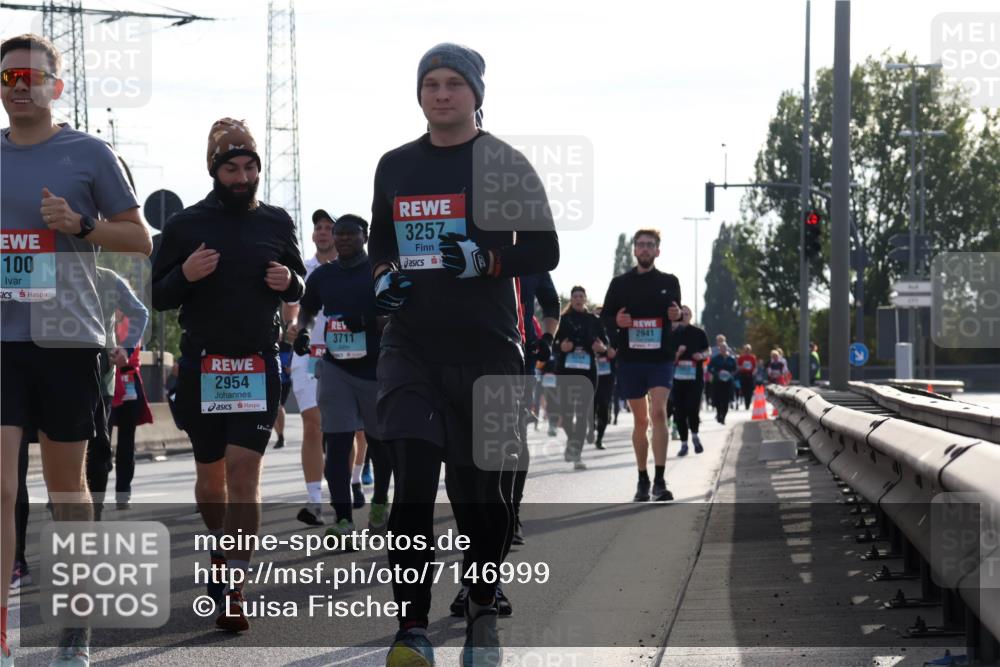 03.10.2024 - Köhlbrandbrückenlauf Luisa Fischer http://msf.ph/oto/7146999 03.10.2024 09:22:42 Position 3 100, 2954, 3711, 3257, 2941 meine-sportfotos.de