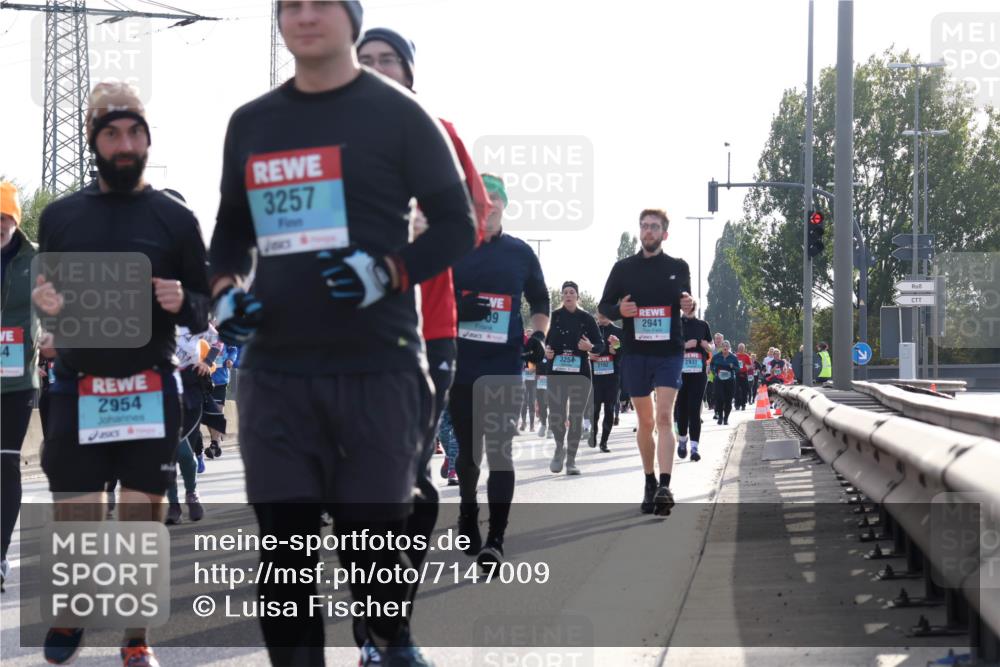 03.10.2024 - Köhlbrandbrückenlauf Luisa Fischer http://msf.ph/oto/7147009 03.10.2024 09:22:42 Position 3 4, 2954, 3257, 09, 3254, 2192, 2941, 2933 meine-sportfotos.de
