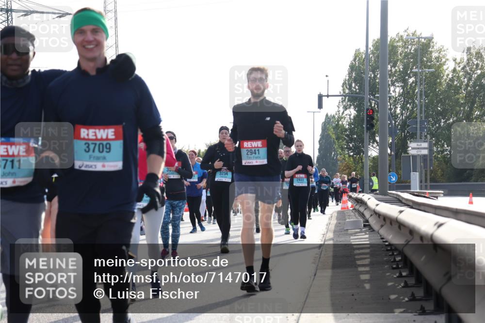 03.10.2024 - Köhlbrandbrückenlauf Luisa Fischer http://msf.ph/oto/7147017 03.10.2024 09:22:45 Position 3 3711, 3709, 3, 3254, 2941, 2933 meine-sportfotos.de