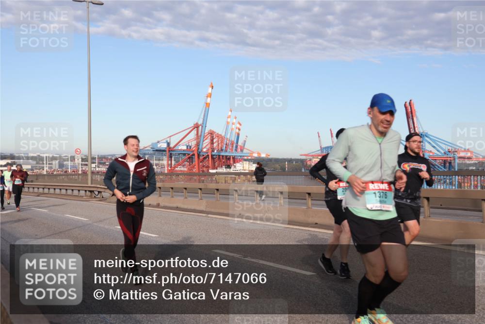 03.10.2024 - Köhlbrandbrückenlauf Matties Gatica Varas http://msf.ph/oto/7147066 03.10.2024 09:42:51 Position 2 20, 1376 meine-sportfotos.de