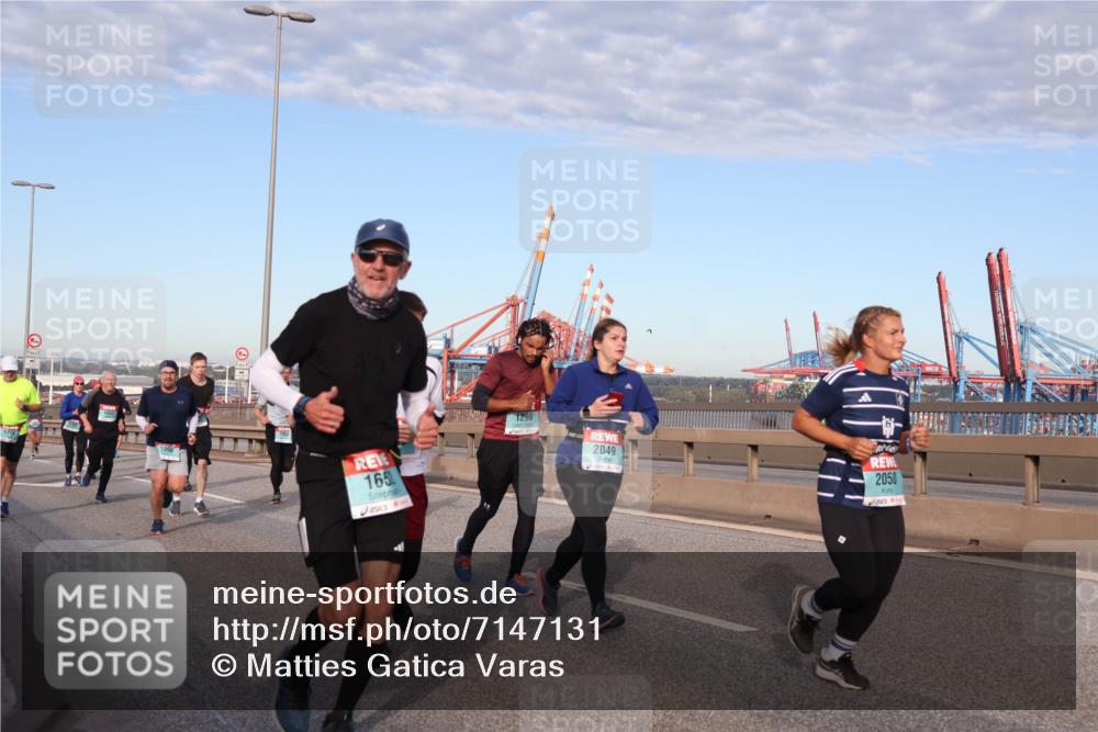 03.10.2024 - Köhlbrandbrückenlauf Matties Gatica Varas http://msf.ph/oto/7147131 03.10.2024 09:42:58 Position 2 1776, 165, 1298, 2049, 2050 meine-sportfotos.de