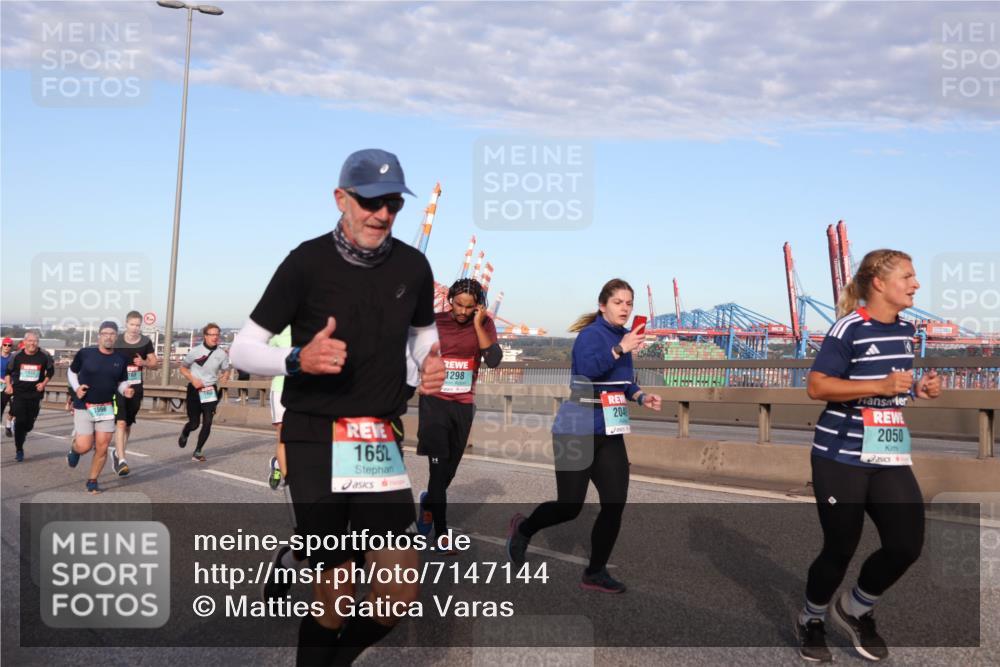 03.10.2024 - Köhlbrandbrückenlauf Matties Gatica Varas http://msf.ph/oto/7147144 03.10.2024 09:42:58 Position 2 165, 1298, 2049, 2050 meine-sportfotos.de