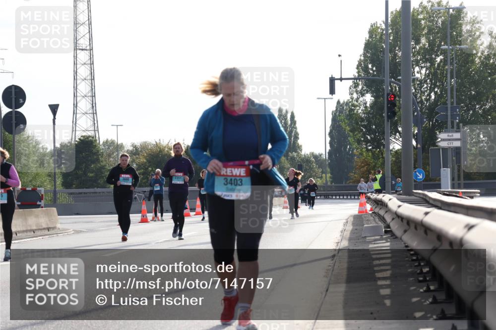 03.10.2024 - Köhlbrandbrückenlauf Luisa Fischer http://msf.ph/oto/7147157 03.10.2024 09:24:12 Position 3 3403, 2351, 3666 meine-sportfotos.de
