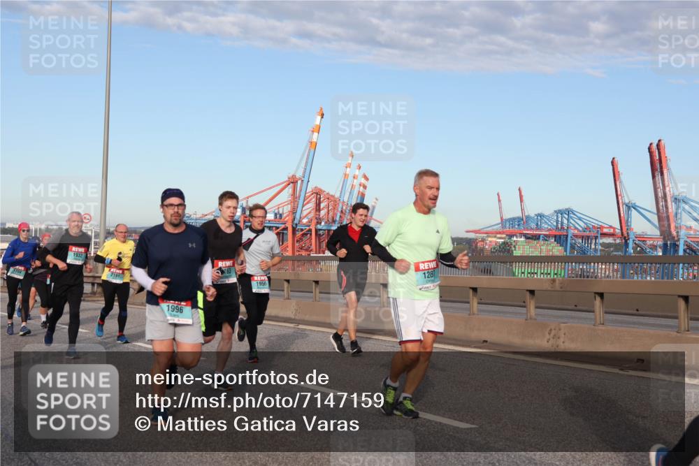 03.10.2024 - Köhlbrandbrückenlauf Matties Gatica Varas http://msf.ph/oto/7147159 03.10.2024 09:43:00 Position 2 1932, 2191, 1996, 63, 1956, 1281 meine-sportfotos.de