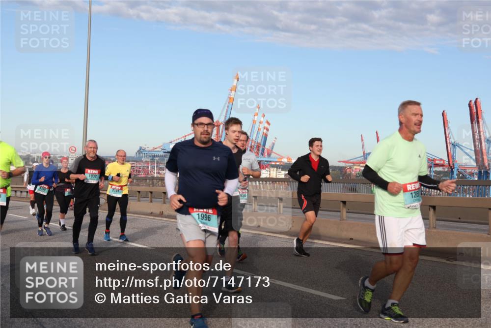 03.10.2024 - Köhlbrandbrückenlauf Matties Gatica Varas http://msf.ph/oto/7147173 03.10.2024 09:43:01 Position 2 1932, 2191, 4612, 1996, 956, 128 meine-sportfotos.de