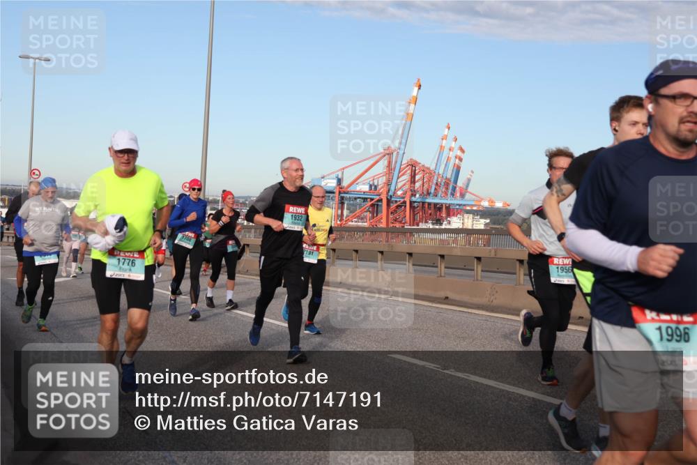 03.10.2024 - Köhlbrandbrückenlauf Matties Gatica Varas http://msf.ph/oto/7147191 03.10.2024 09:43:02 Position 2 1776, 1708, 1932, 2191, 1956, 1996 meine-sportfotos.de