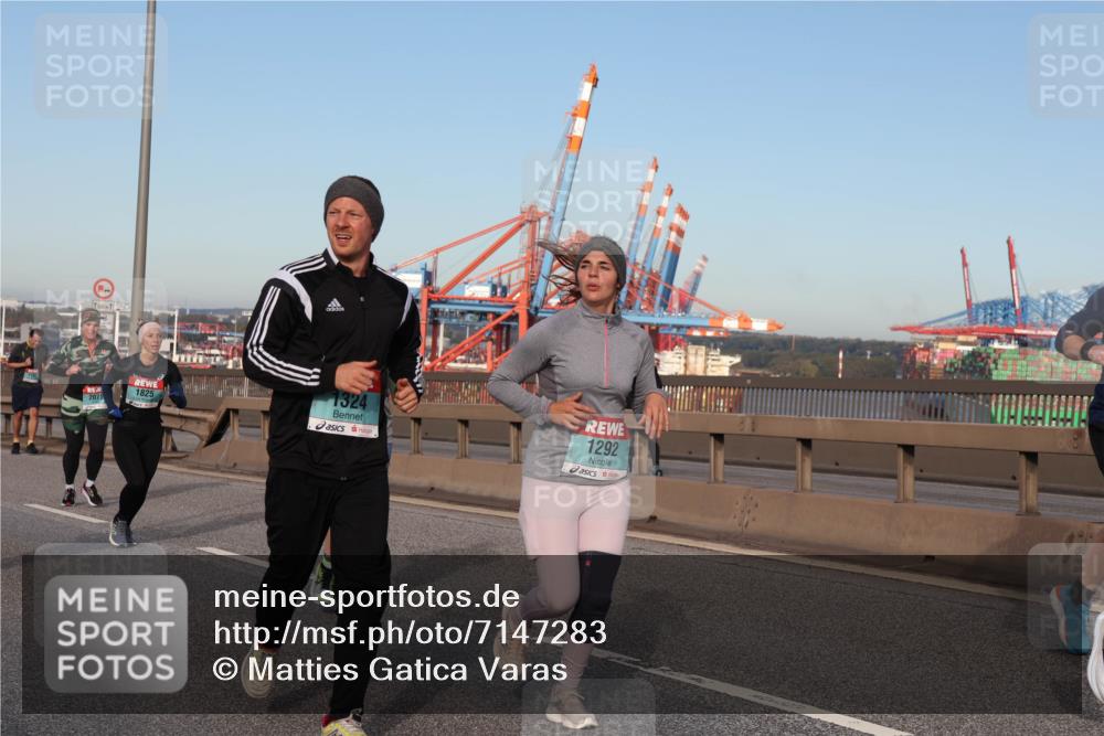 03.10.2024 - Köhlbrandbrückenlauf Matties Gatica Varas http://msf.ph/oto/7147283 03.10.2024 09:43:09 Position 2 2071, 1825, 1324, 1292 meine-sportfotos.de