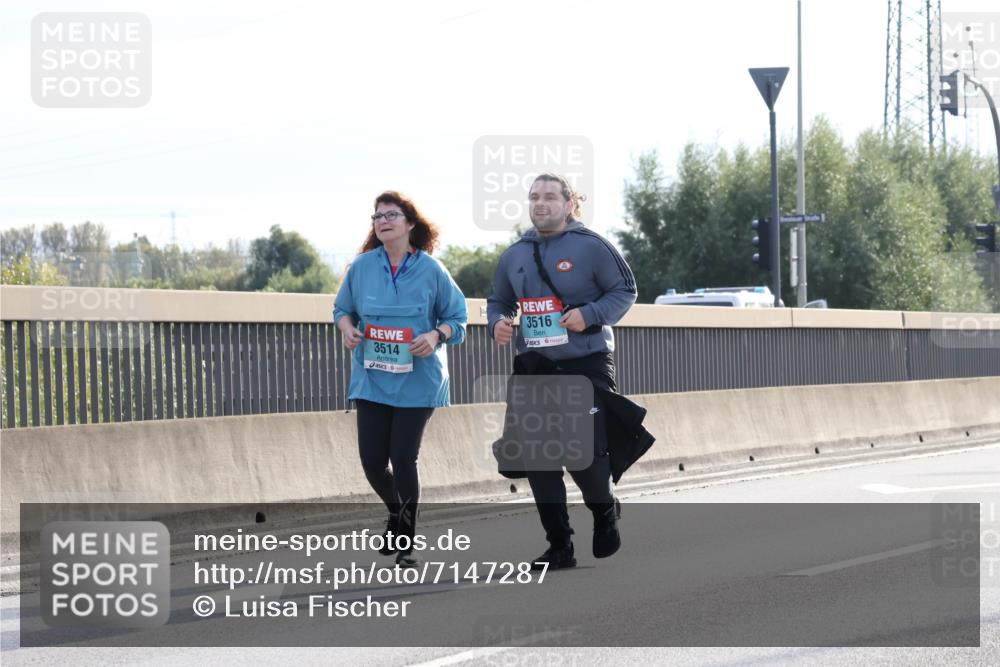 03.10.2024 - Köhlbrandbrückenlauf Luisa Fischer http://msf.ph/oto/7147287 03.10.2024 09:25:30 Position 3 3514, 3516 meine-sportfotos.de