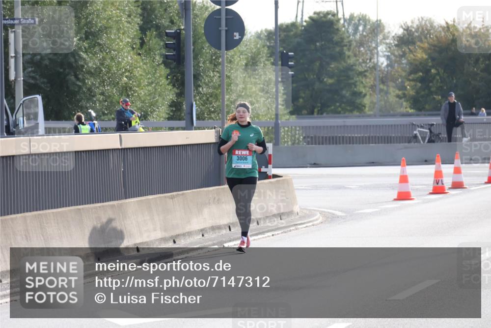 03.10.2024 - Köhlbrandbrückenlauf Luisa Fischer http://msf.ph/oto/7147312 03.10.2024 09:27:41 Position 3 3006, 111 meine-sportfotos.de