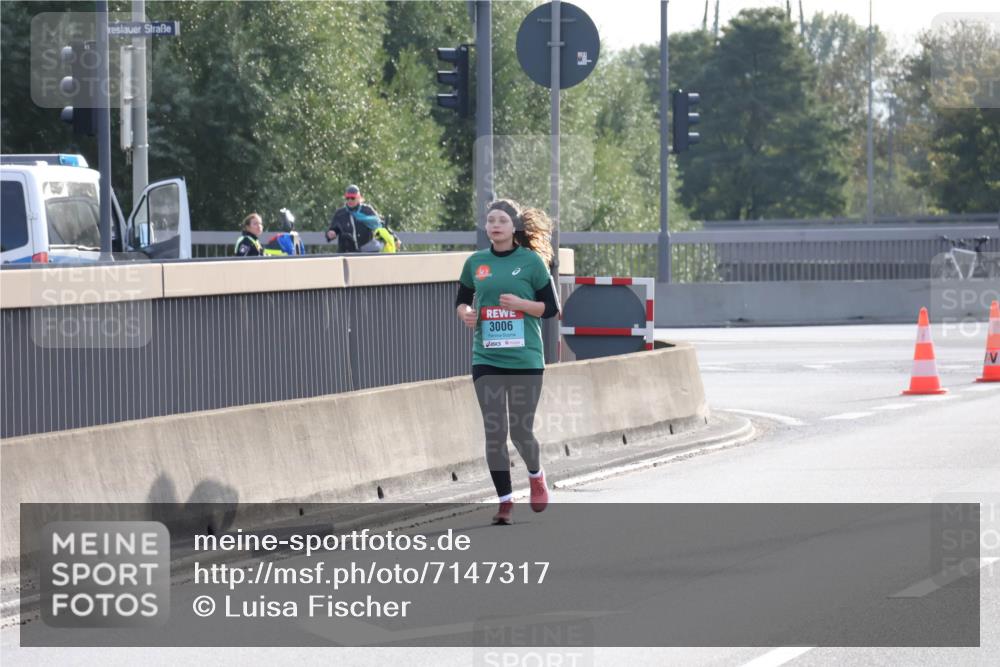 03.10.2024 - Köhlbrandbrückenlauf Luisa Fischer http://msf.ph/oto/7147317 03.10.2024 09:27:42 Position 3 3006 meine-sportfotos.de