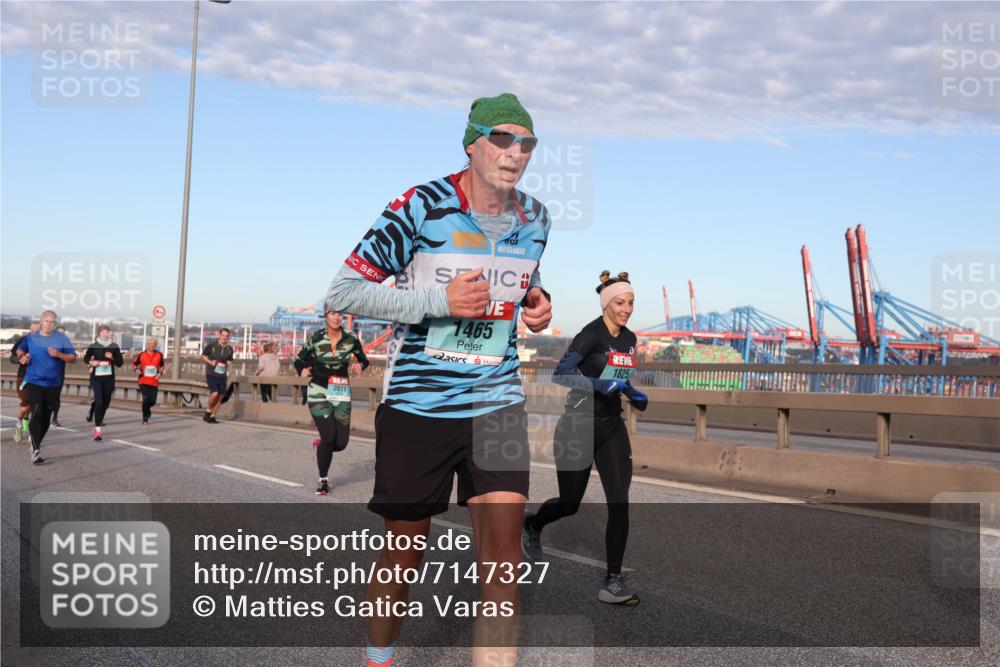03.10.2024 - Köhlbrandbrückenlauf Matties Gatica Varas http://msf.ph/oto/7147327 03.10.2024 09:43:12 Position 2 2071, 1465, 1825 meine-sportfotos.de
