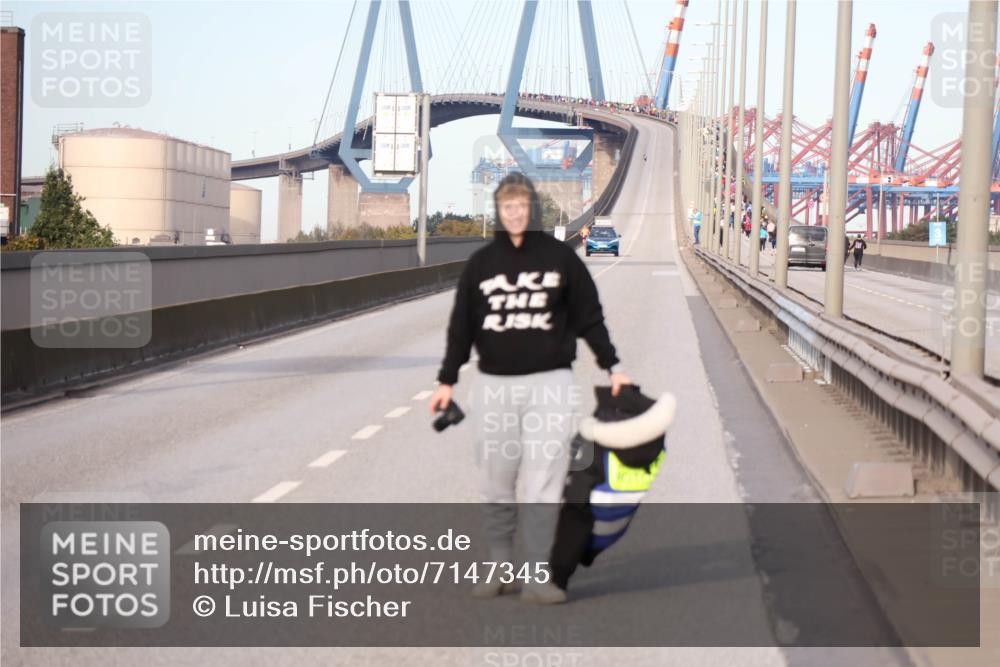 03.10.2024 - Köhlbrandbrückenlauf Luisa Fischer http://msf.ph/oto/7147345 03.10.2024 09:29:46 Position 3  meine-sportfotos.de