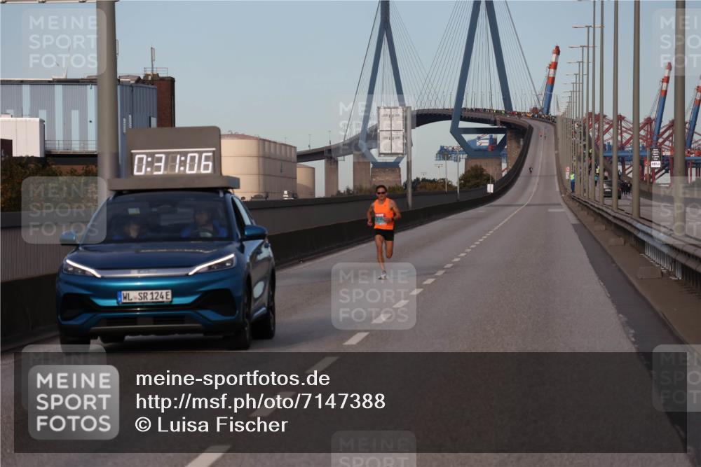 03.10.2024 - Köhlbrandbrückenlauf Luisa Fischer http://msf.ph/oto/7147388 03.10.2024 09:30:49 Position 3 0, 31, 06, 124, 3735 meine-sportfotos.de