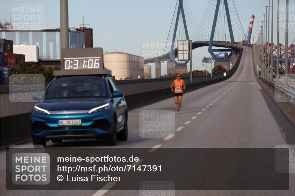 03.10.2024 - Köhlbrandbrückenlauf Luisa Fischer http://msf.ph/oto/7147391 03.10.2024 09:30:49 Position 3 0, 31, 06, 124 meine-sportfotos.de