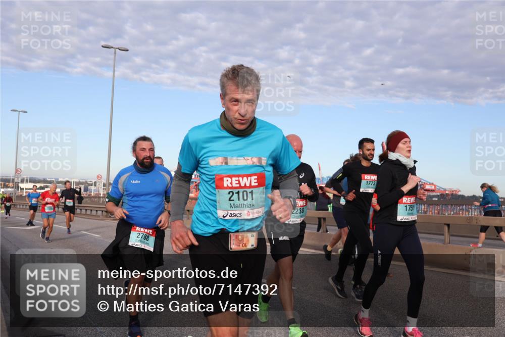 03.10.2024 - Köhlbrandbrückenlauf Matties Gatica Varas http://msf.ph/oto/7147392 03.10.2024 09:43:19 Position 2 2788, 2101, 2238, 1773, 175 meine-sportfotos.de