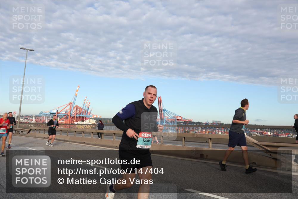 03.10.2024 - Köhlbrandbrückenlauf Matties Gatica Varas http://msf.ph/oto/7147404 03.10.2024 09:43:21 Position 2 1703, 1296 meine-sportfotos.de
