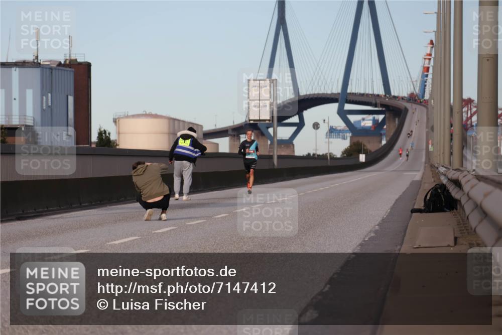 03.10.2024 - Köhlbrandbrückenlauf Luisa Fischer http://msf.ph/oto/7147412 03.10.2024 09:32:41 Position 3  meine-sportfotos.de