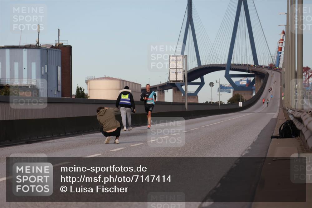 03.10.2024 - Köhlbrandbrückenlauf Luisa Fischer http://msf.ph/oto/7147414 03.10.2024 09:32:43 Position 3 1010 meine-sportfotos.de
