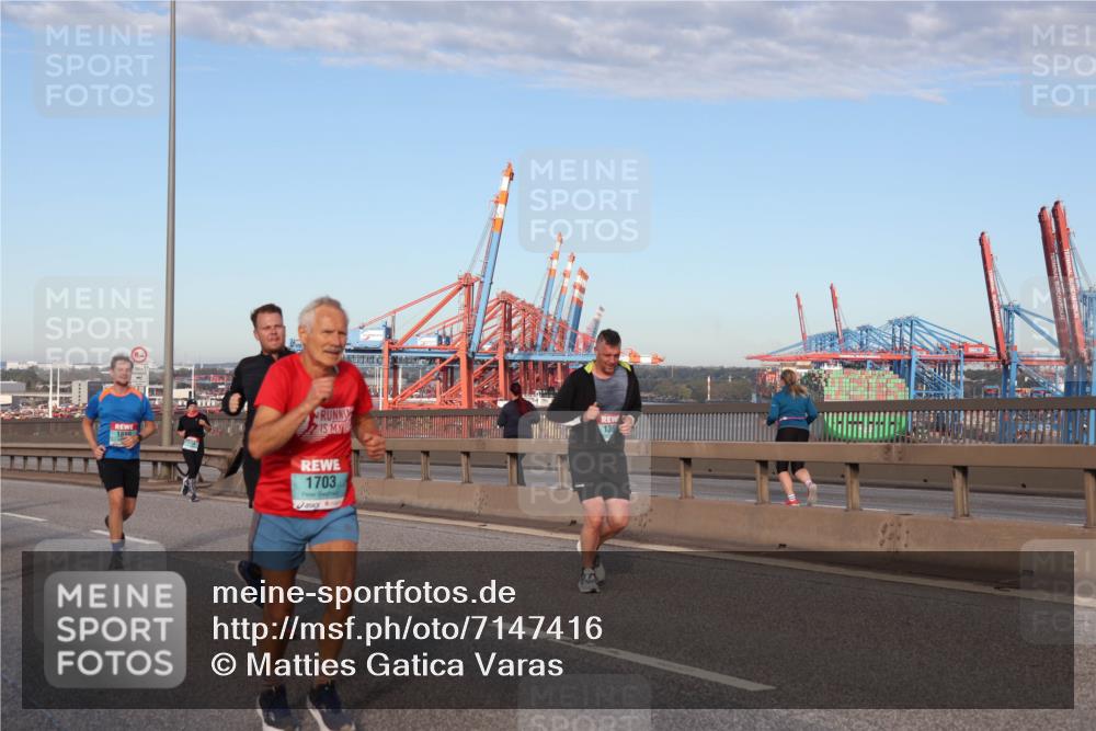 03.10.2024 - Köhlbrandbrückenlauf Matties Gatica Varas http://msf.ph/oto/7147416 03.10.2024 09:43:23 Position 2 1703, 136 meine-sportfotos.de