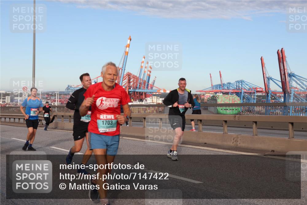 03.10.2024 - Köhlbrandbrückenlauf Matties Gatica Varas http://msf.ph/oto/7147422 03.10.2024 09:43:24 Position 2 18, 1404, 1703, 1364 meine-sportfotos.de